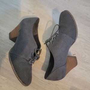 Women's 8.5 Gray Dr. Scholls Credit Bootie